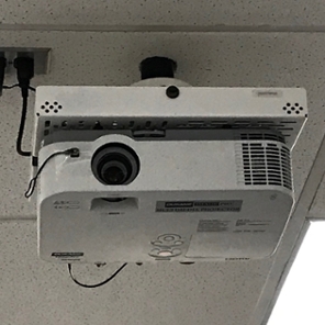 B001 projector